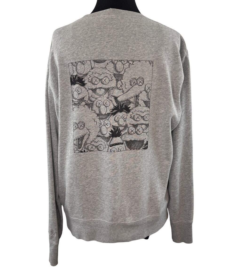 Uniqlo KAWS Heather Gray Back Design Sweatshirt Crew Neck Pullover Size M Medium